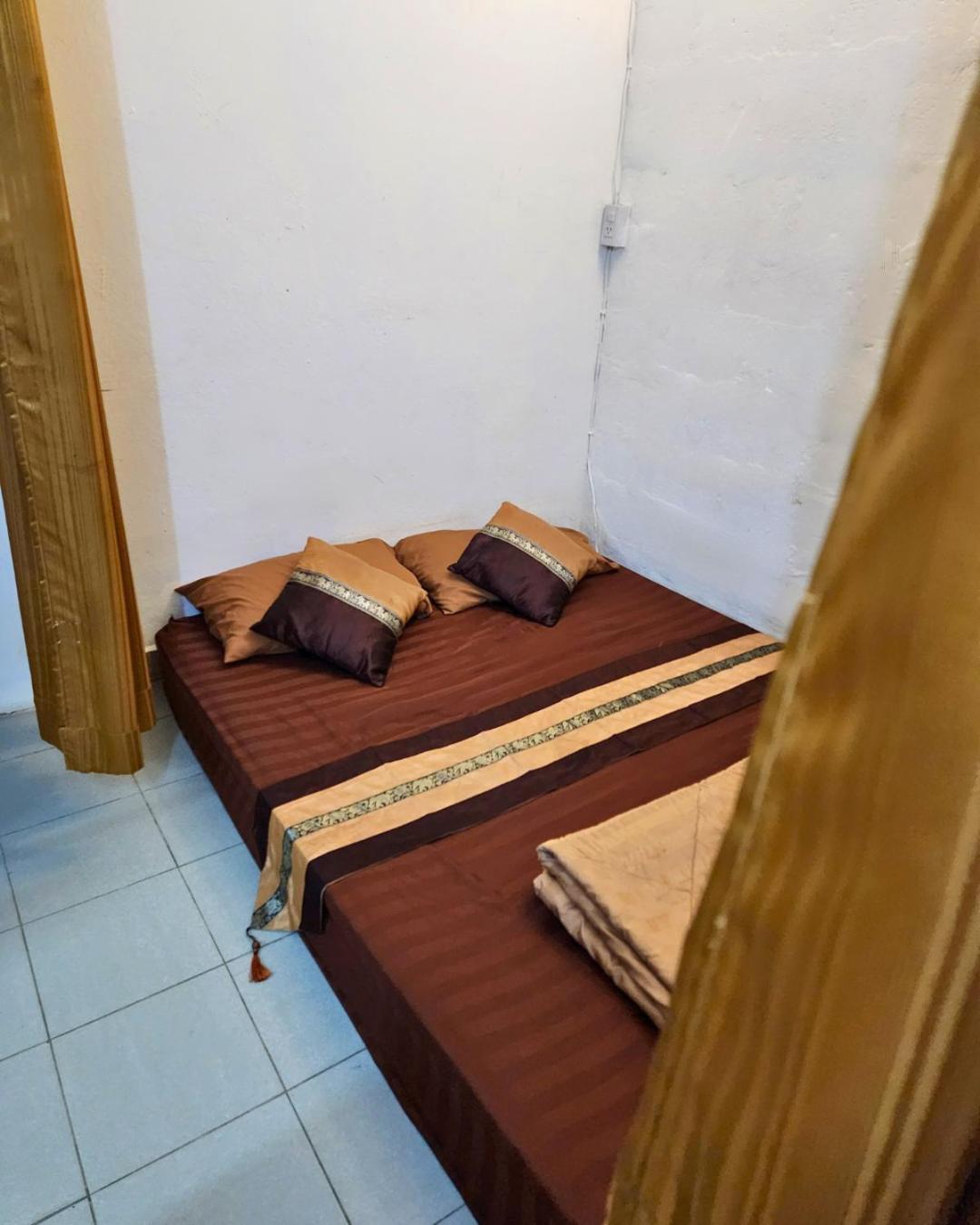 Hug Glur House Tour And Hostel (Adults Only) Čiang Mai Exteriér fotografie